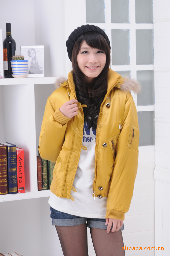 2010特价 实物拍摄女款羽绒服修身卡腰羽绒服