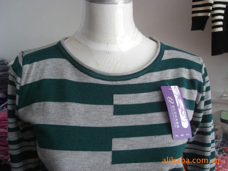 批发采购女式<em>毛衣</em>-全电脑<em>织</em>片 圆领卷边 两色夹