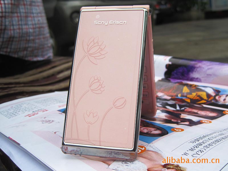 批发Scny Eriscn W998翻盖<em>女款手机</em> 400.00、