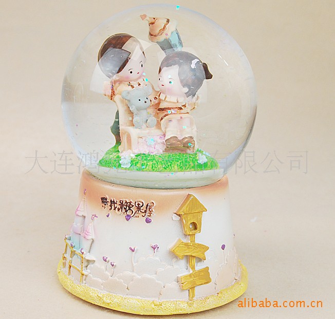 批发树脂亲亲小兔音乐水晶球、树脂甜蜜的小兔