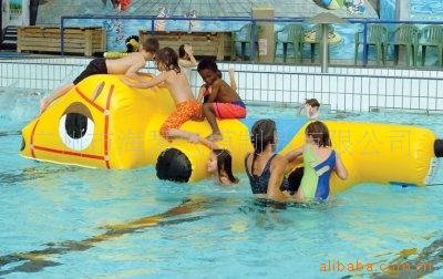 【供应:水上滑梯 蹦床 冰山 气垫 游泳池 充气玩