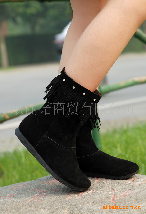 2010年秋冬新款靴子磨砂材质流行元素水钻+流