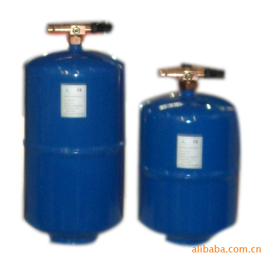 供应清洁度高,不易锈蚀立式储液器蓝色8hp