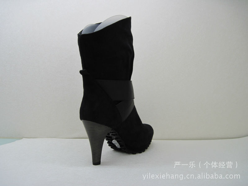 2011秋冬时装鞋 矮靴 单靴 65.00、60.00、55