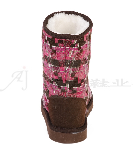 出售经典编织毛线制作的短筒保暖靴9525#,棉