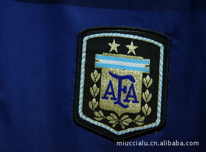 阿根廷国家队2011-2013赛季客场球衣图片,阿