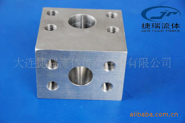 做顶天立地的科研 让中国机器人技术领跑世界