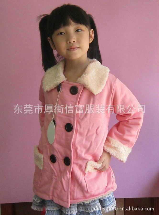 批发4-6岁女童装外套低价销售 翻领兔毛外套图