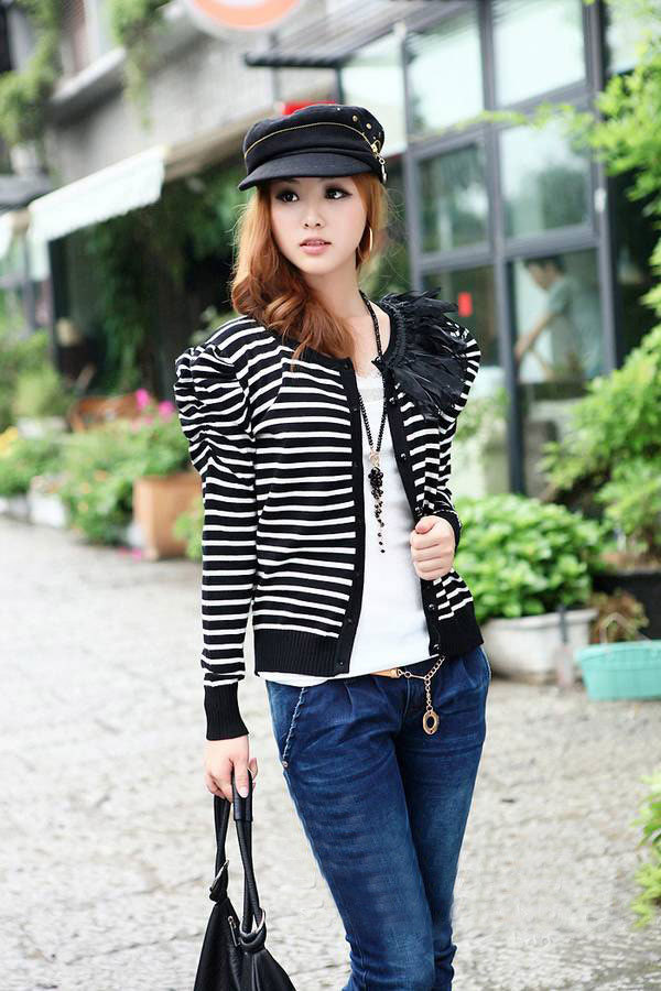 装新款女装 韩版圆领长袖OL泡泡袖<em>黑白条纹针</em>