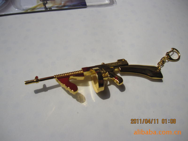 热门网络游戏 穿越火线 口袋道具枪玩具。图片