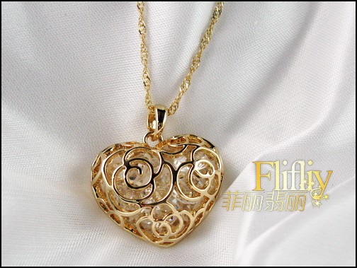 【O0560包心锆石水晶<em>镂空</em>玫瑰花<em>心形</em>吊坠长出