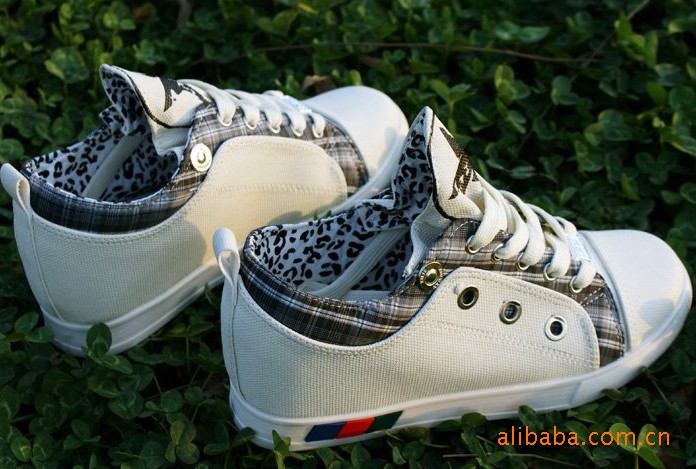 2011春款休闲鞋 隐形内增高鞋 休闲女鞋单鞋 学