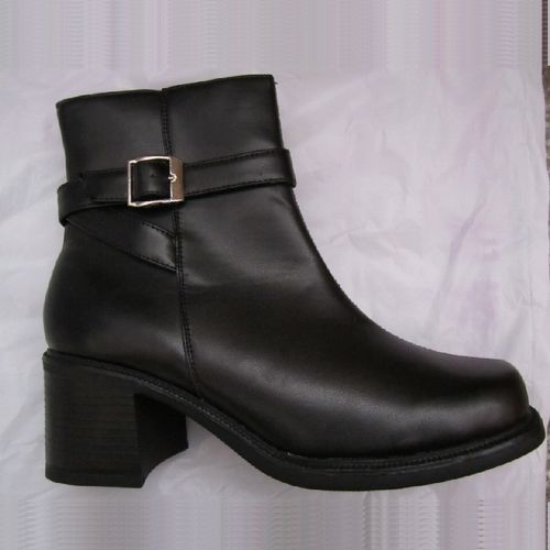 厂家直销PU皮女式中跟靴<em>女鞋批发精品女鞋</em>外