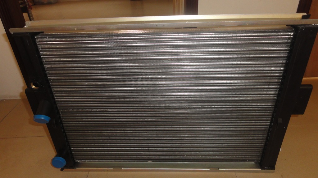 【厂家直销 供应依维柯全车配件 水箱】