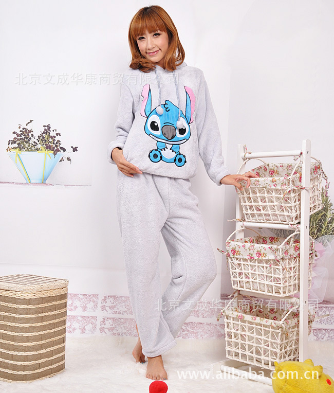 【2011秋冬季最新款<em>史迪仔</em>女士珊瑚绒<em>睡衣</em>套