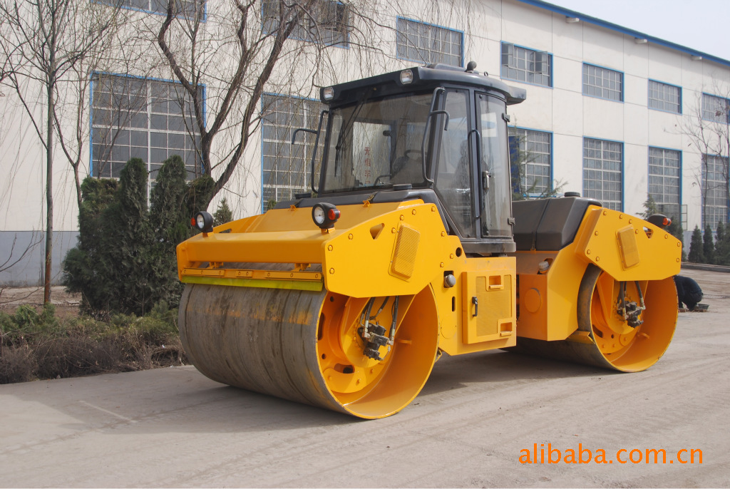 【我公司供应一拖洛建10吨LDD310H全液压双