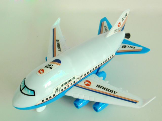 【仿真塑料玩具飞机模型,民航拉线飞机,过家家