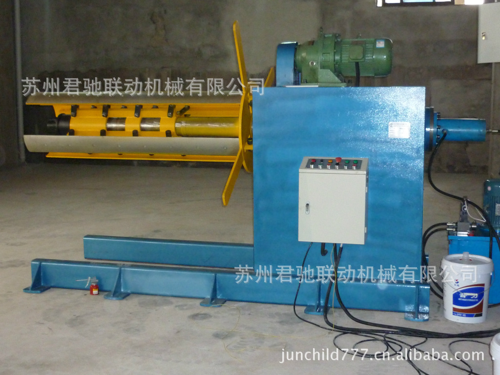 君驰冲压自动化送料机