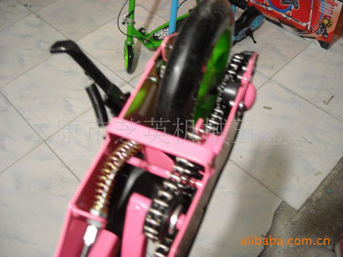 电视购物火爆产品儿童踏踏车酷步车厂家全国招