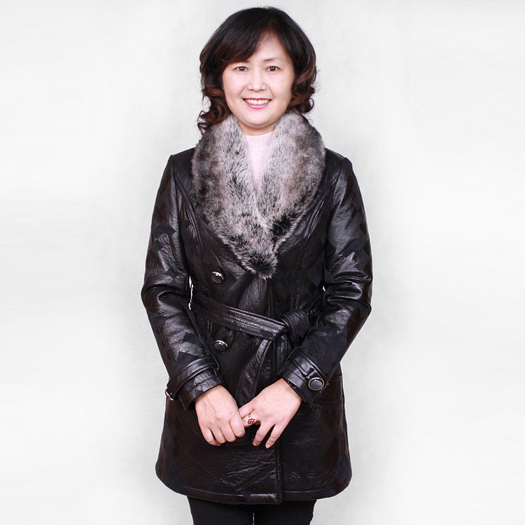 秋冬装新款中老年<em>服装</em> <em>女式</em>大毛领中长款式皮