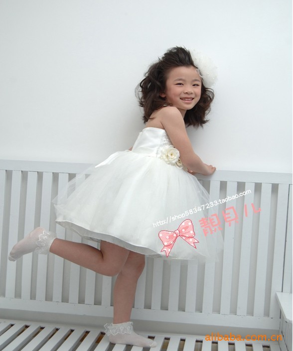 女儿要过生日了,给女儿买的好<em>漂亮的公主</em>裙朋