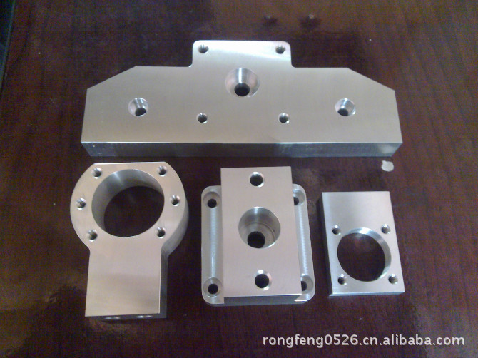 【机械零件精密加工. 非标治具设计与制造.成套