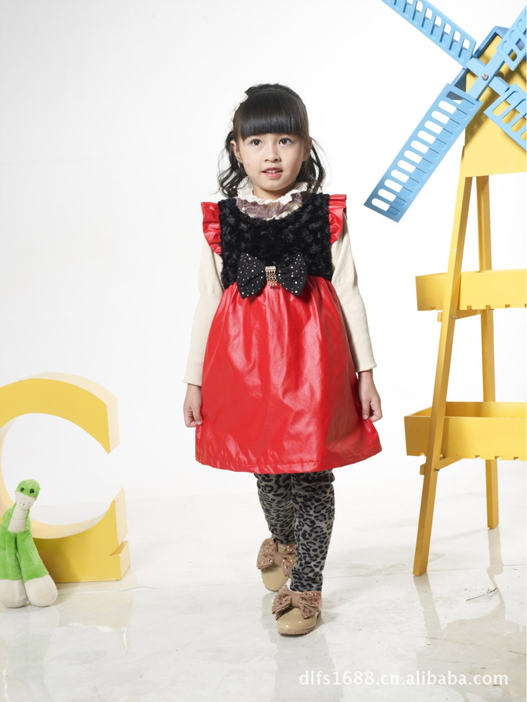 2012款精品pu中大<em>女童外套</em> <em>公主</em>裙 皮裙 秋季
