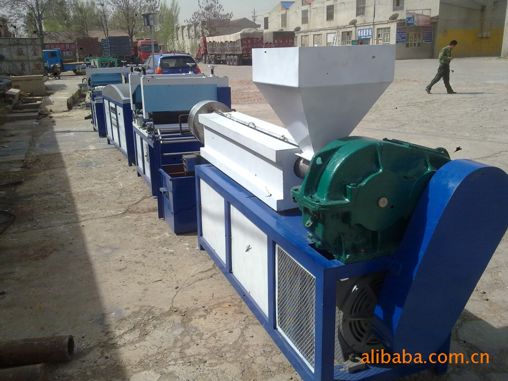 塑料挤出机-电缆填充绳设备。电缆填充绳机械