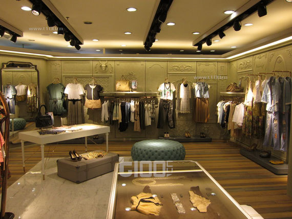 <em>Ochirly</em>(<em>欧时力</em>) 淑女<em>品牌</em>北京陈列实例 - 阿里巴