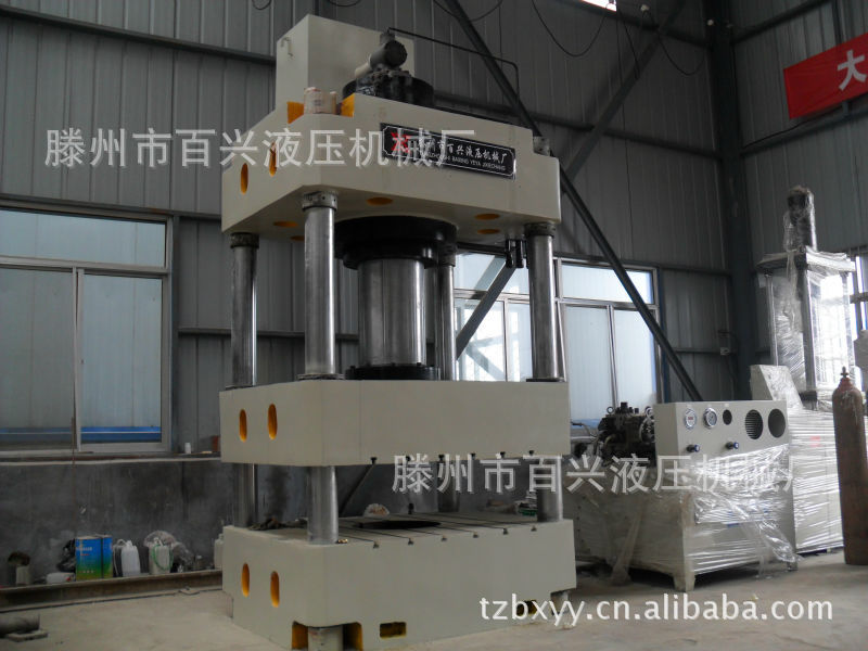500吨液压机5