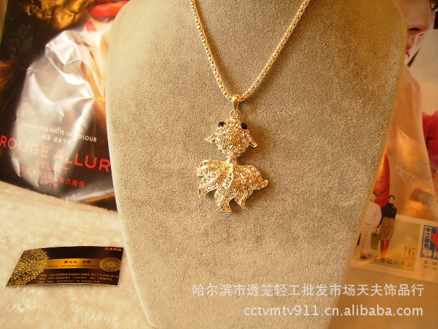 【2011秋装新款韩版<em>韩国毛衣链</em>饰品<em>批发</em>【满