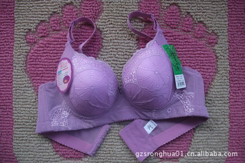 113# 雅卡娜 <em>四排扣</em>薄款女式内衣 <em>文胸</em> 热销文