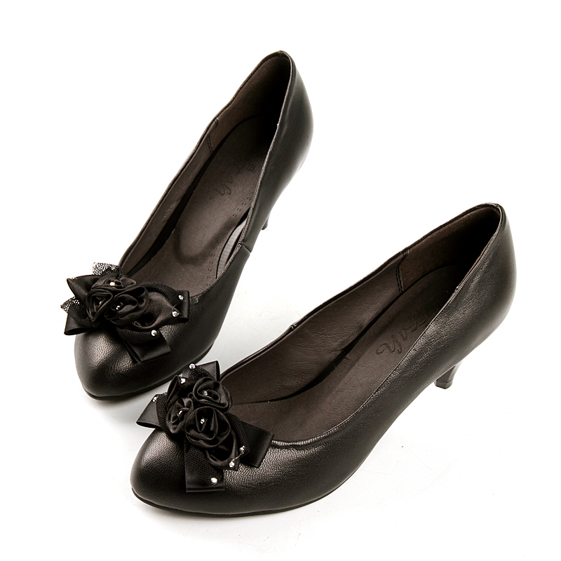 <em>春秋女鞋</em>单鞋尖圆头羊皮锥形跟中跟耐磨橡胶底