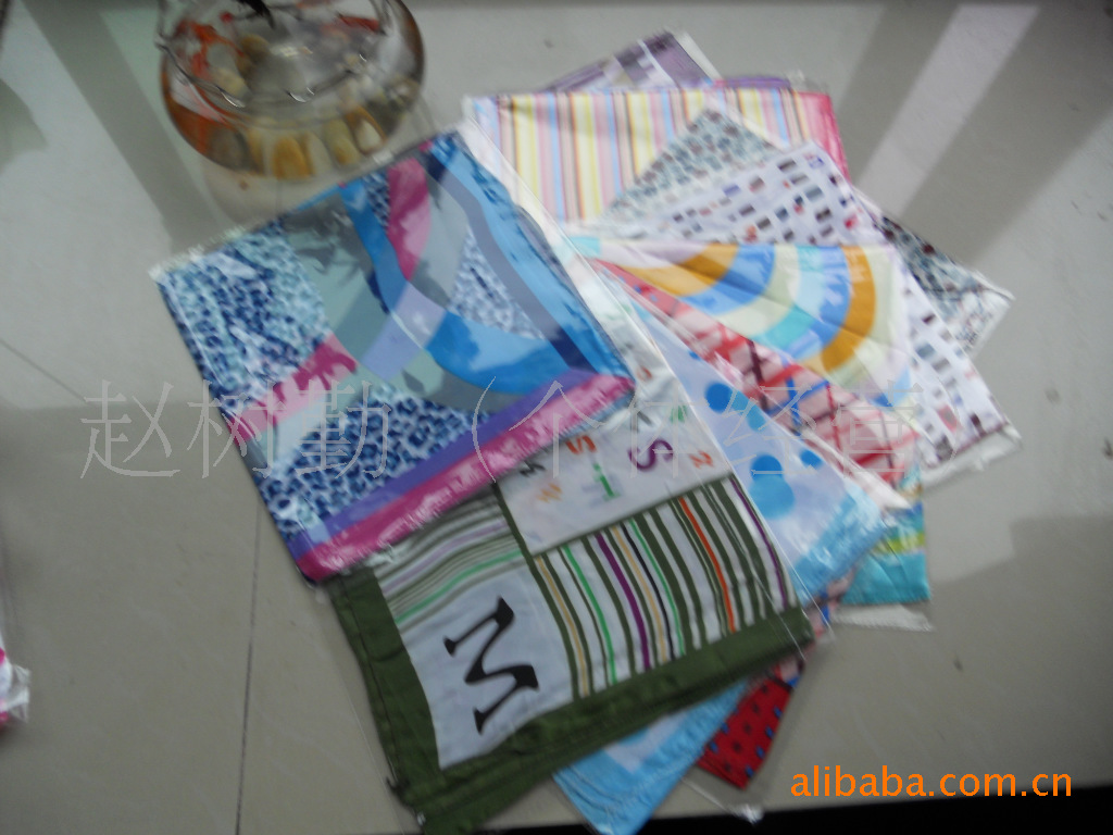 【春夏职场<em>必备</em>礼仪丝巾 <em>空姐必备</em>丝巾 时尚方