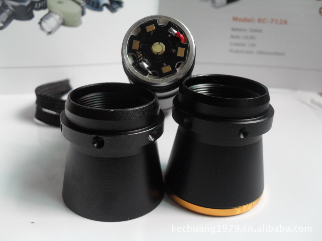 1W大功率平板灯泡手电筒 有车架的手电筒 多达