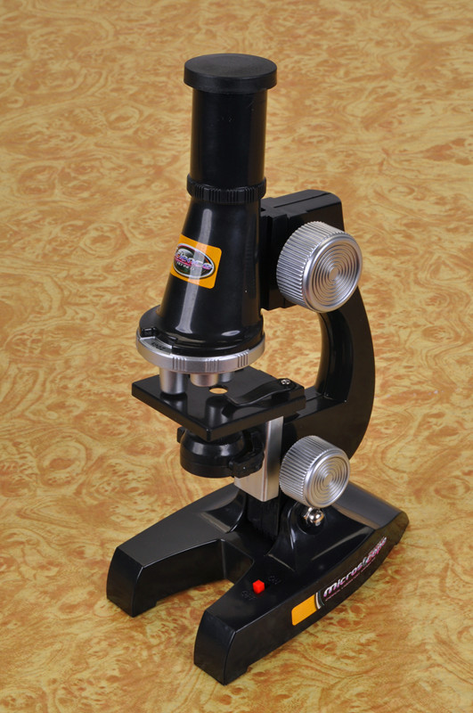 仪器仪表 显微镜 一,使用方法 :     1,将显微镜在便于采光的台面上
