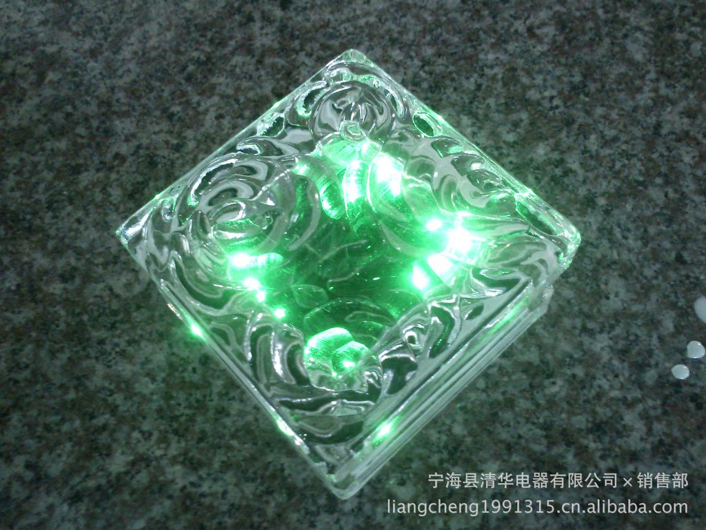 兰州太阳能地砖灯,太阳能冰砖灯,太阳能地埋灯