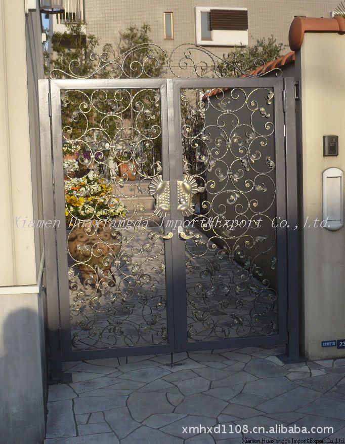 厂家专业生产家用铁门 庭院铁门 纯手工打造 造