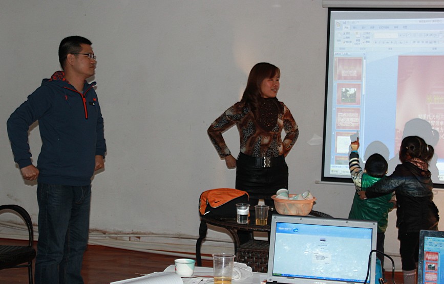 【最美<em>厂妹</em>】老板是<em>怎样</em>练成的+尚蓬篷业- - 阿