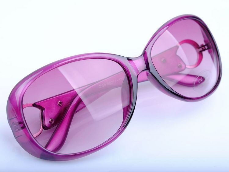 阳镜-2012款 经典<em>女士</em>太阳镜 奢华<em>精致</em> <em>英文</em>字