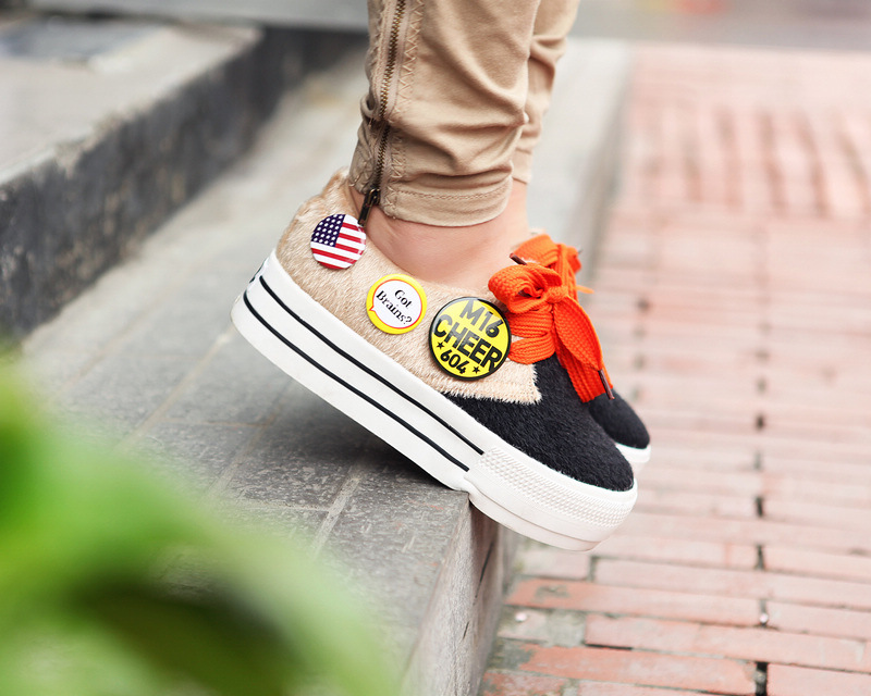 2012淘宝爆款超酷马毛系带双色拼接平底松糕