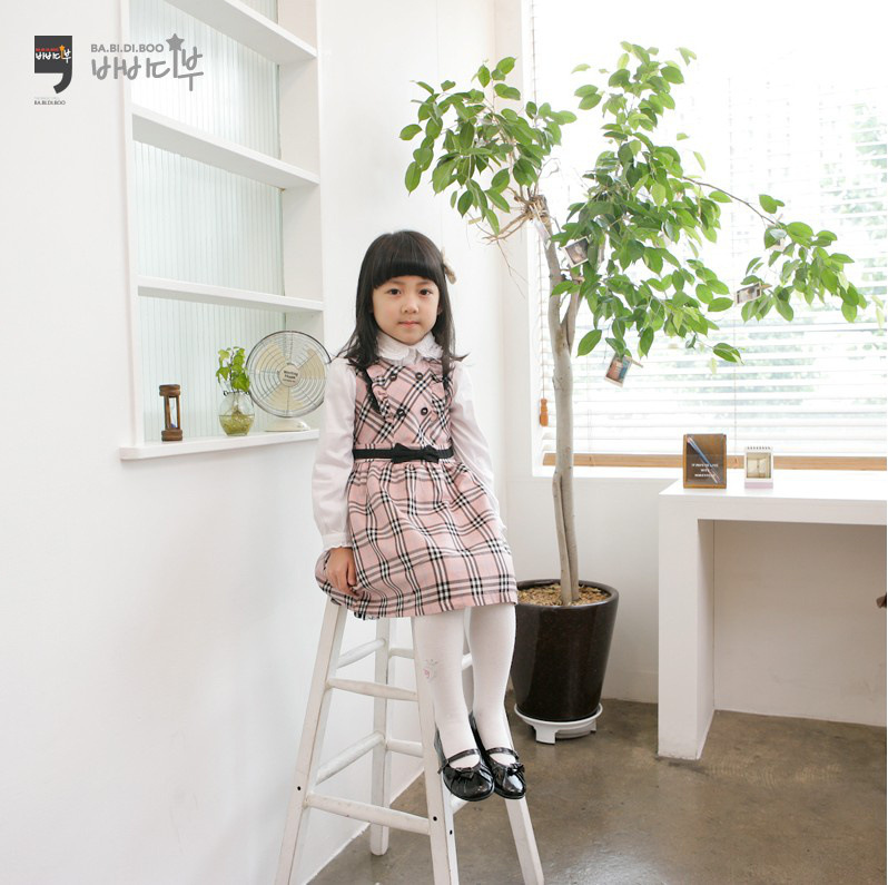 <em>儿童</em>秋季童裙上市<em>苏格兰</em>米兰街头风格女童连衣