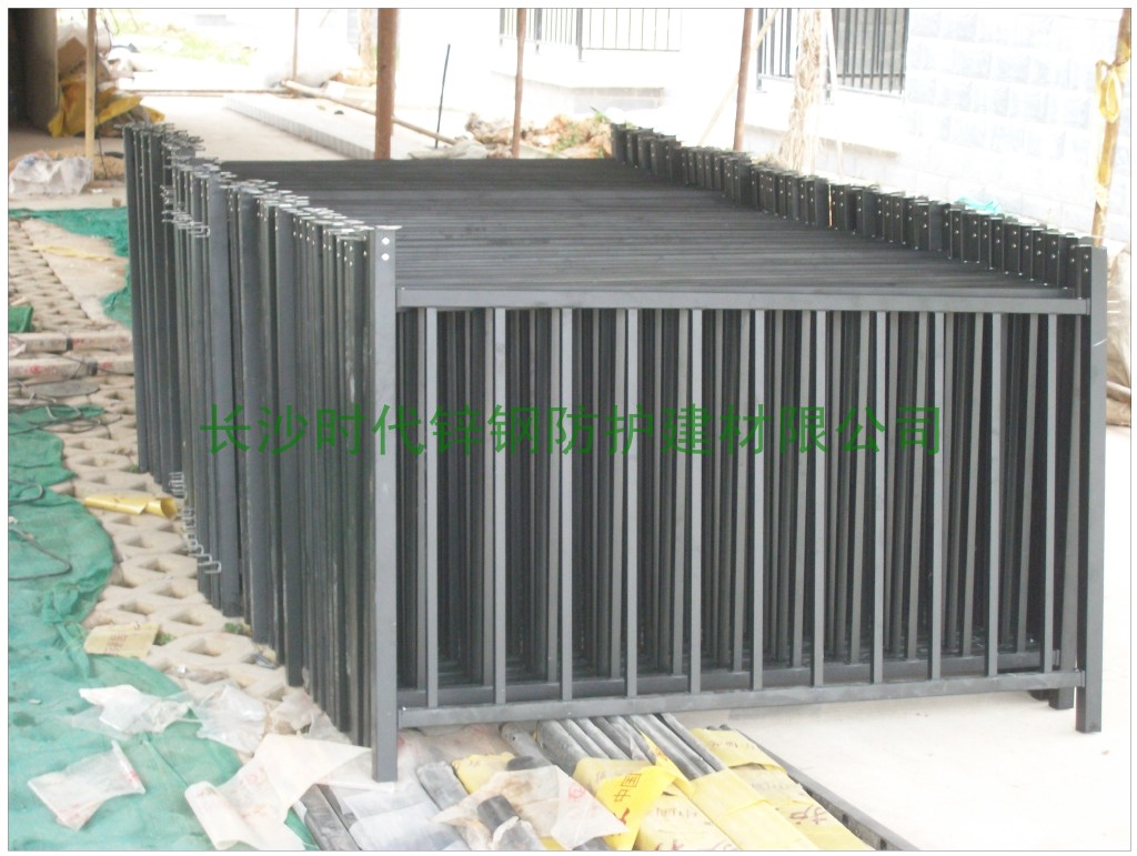 【长沙锌钢护栏安装队伍|锌钢楼梯扶手安装图