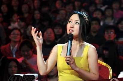 <em>杨钰莹</em>没<em>戴胸罩</em>黄色短裙献唱? 阿里巴巴 sang