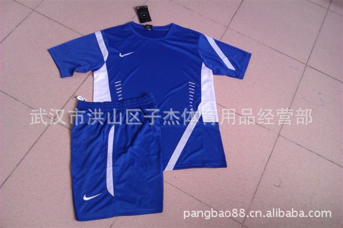 【批发供应足球训练服 光板足球比赛球衣 运动