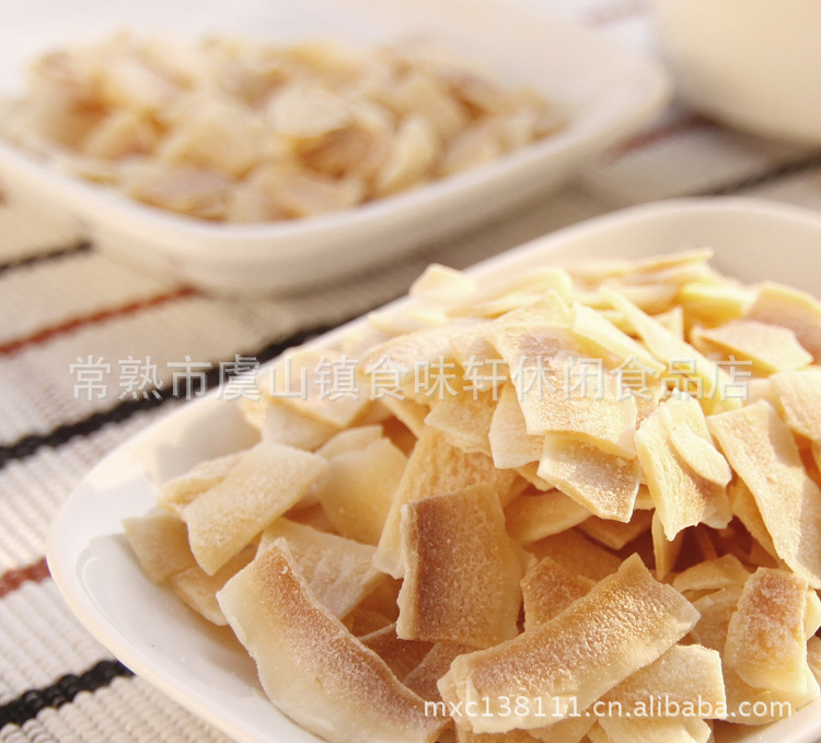 泰國(guó)蘇梅SAMU香酥椰子片 紅色、綠色兩種包裝，40g/包，80包/箱