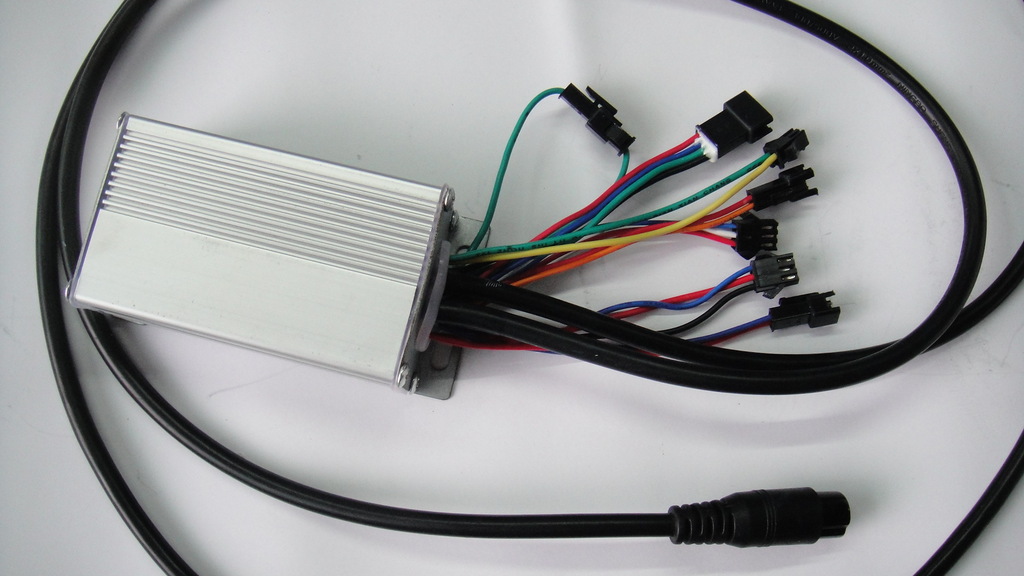 专业生产无刷直流电动车控制器24v-380v,180w