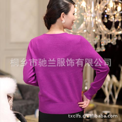 2012秋装新款韩版女装中年女式V领长袖烫钻纯色妈妈装羊毛衫