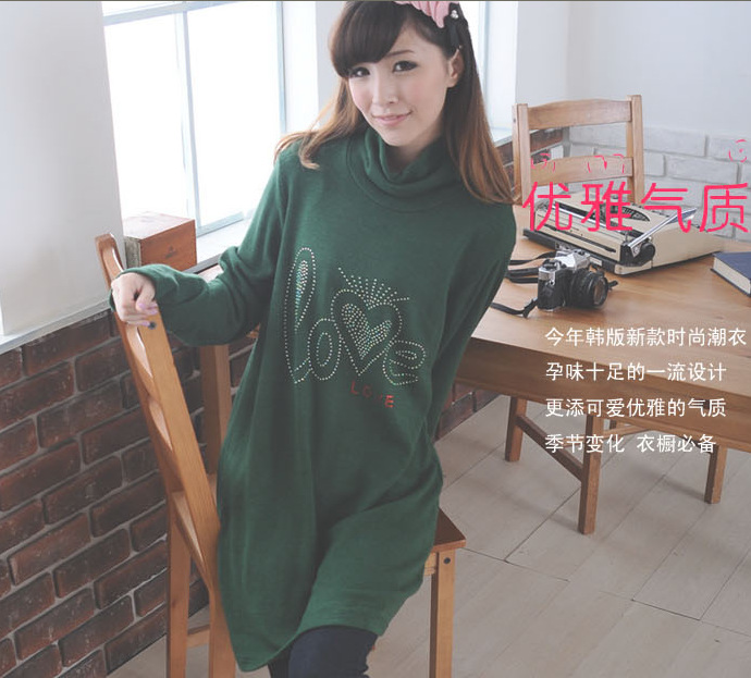 JJ12736丝光棉水钻love孕妇<em>高领宽松薄毛衣</em> 秋