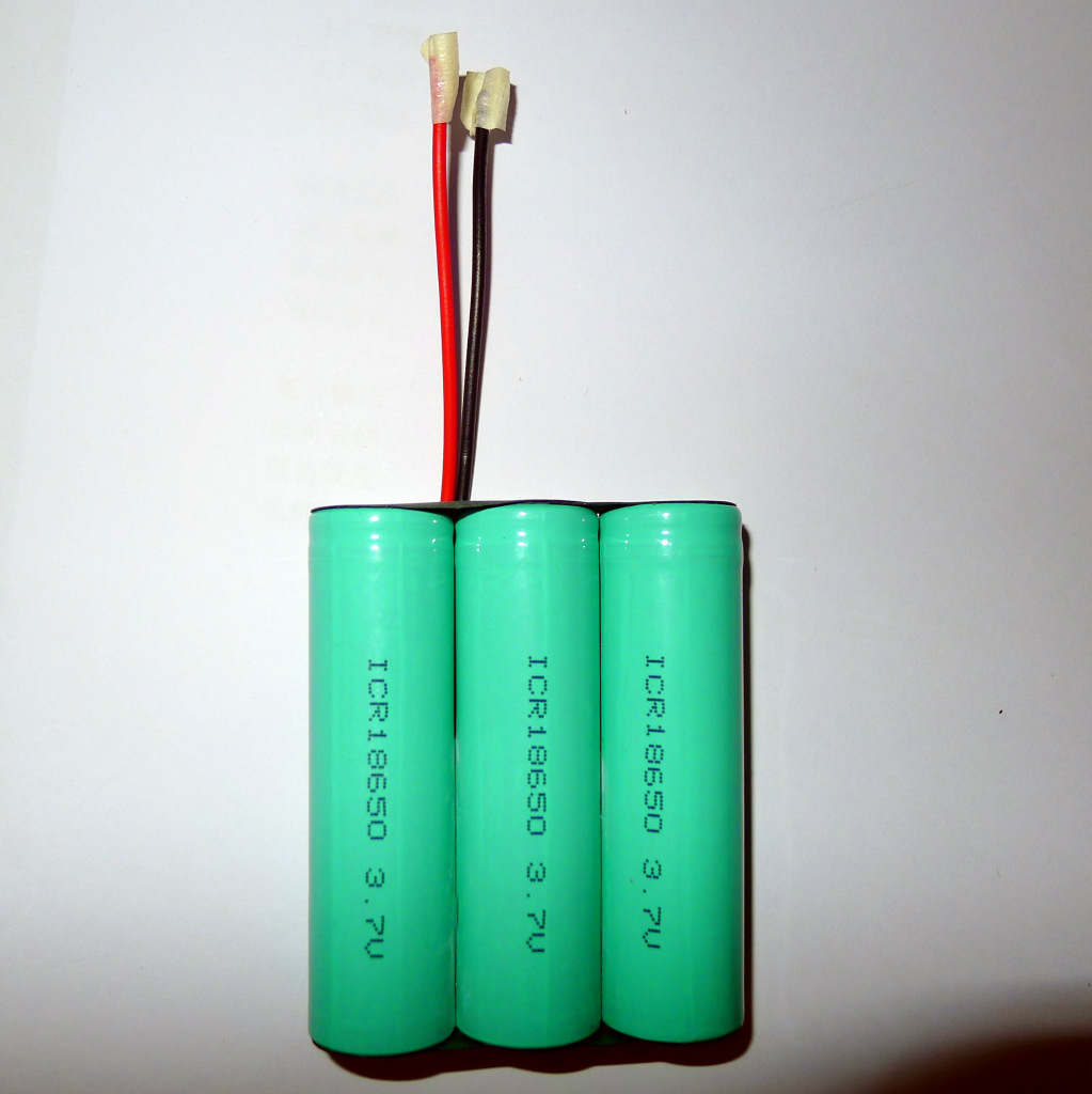 18650锂电池厂家供应a品圆柱形足容量2000mah 18650锂子电池